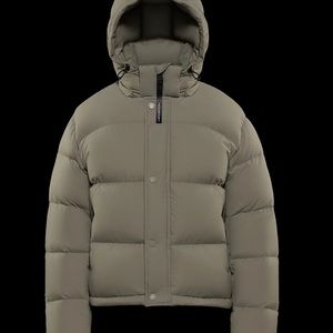 Aritzia Super Puff Shortie